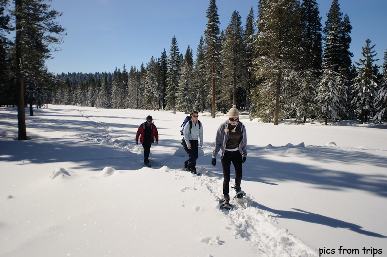 hiking along the trail2010d09c007.jpg